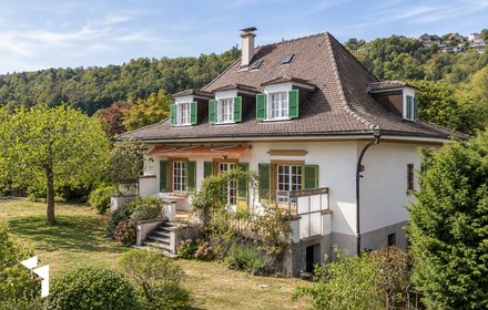 Grosszügige 7.5-Zimmer-Villa mit Panoramasicht